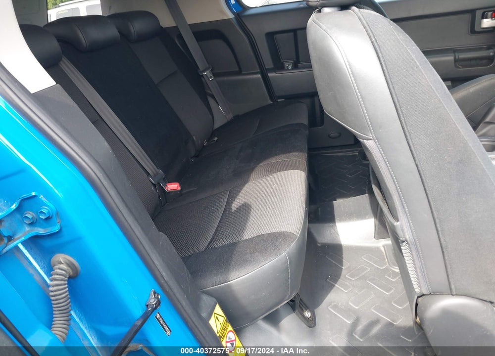 2007 TOYOTA FJ CRUISER VIN: JTEBU11F870029306
