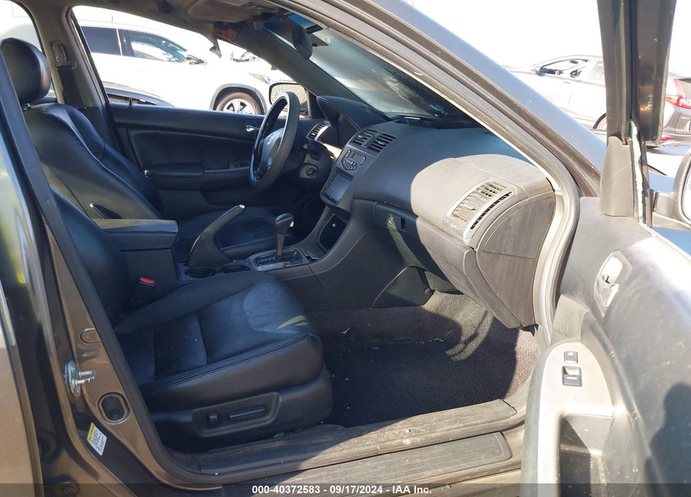 2006 HONDA ACCORD 3.0 EX VIN: 1HGCM665X6A005606