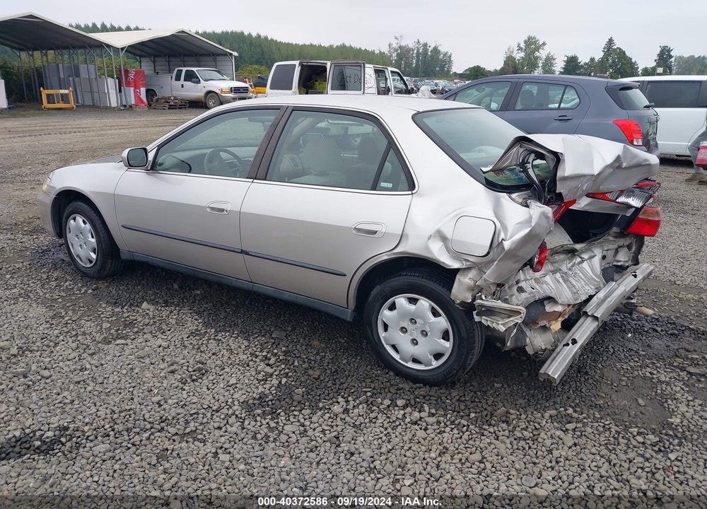1999 HONDA ACCORD LX VIN: 1HGCG6658XA001322