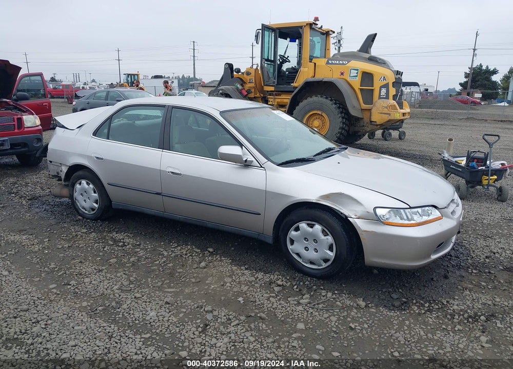 1999 HONDA ACCORD LX VIN: 1HGCG6658XA001322