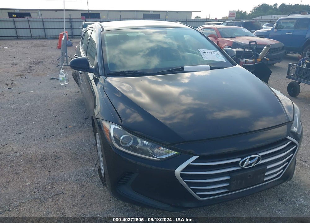 2018 HYUNDAI ELANTRA SE VIN: 5NPD74LF1JH304575