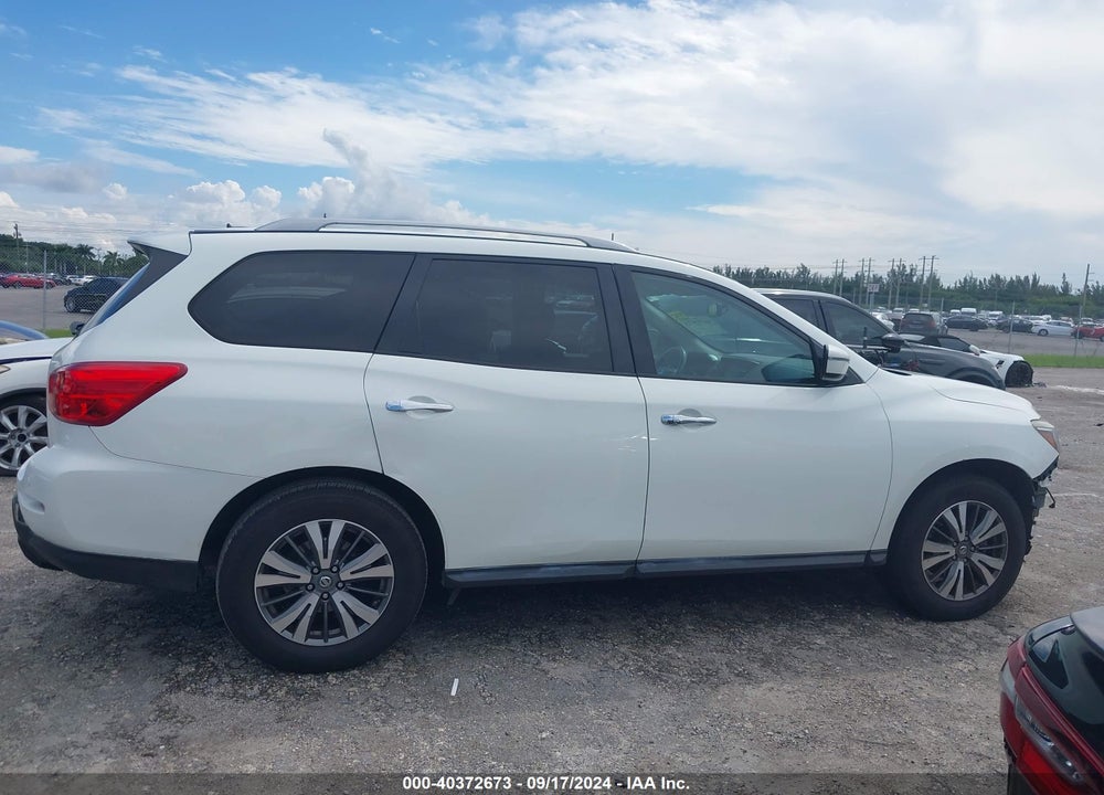 2017 NISSAN PATHFINDER SV VIN: 5N1DR2MN1HC633847