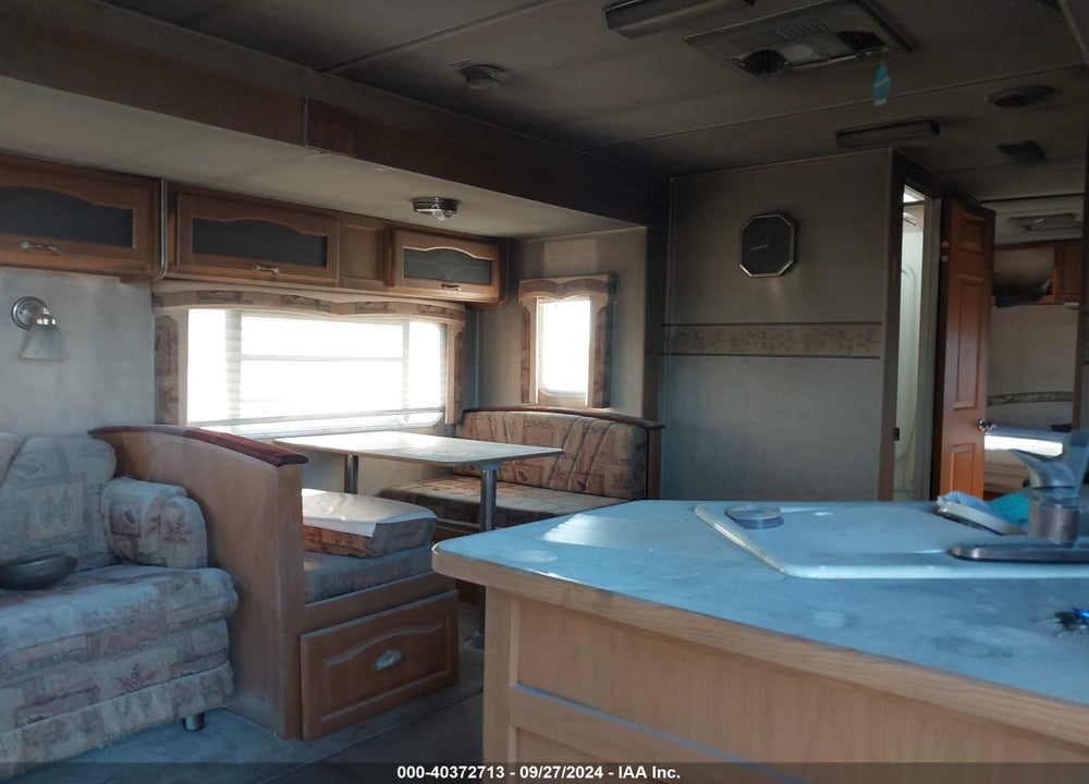 2005 GULFSTREAM INNSBRUCK TRAVEL TRAILER VIN: 1NL1GTM2251068390