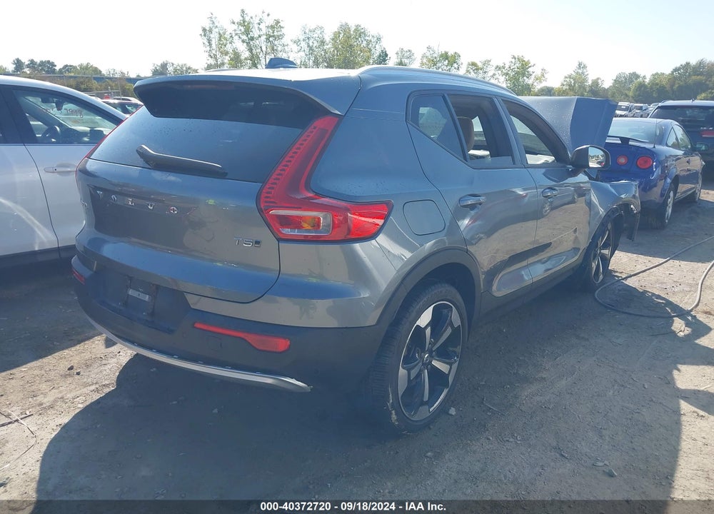 2019 VOLVO XC40 T5 MOMENTUM VIN: YV4162UK3K2107591