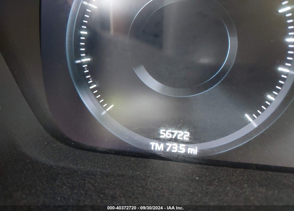 2019 VOLVO XC40 T5 MOMENTUM VIN: YV4162UK3K2107591