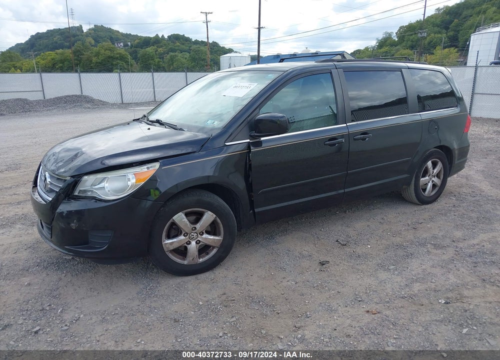 2011 VOLKSWAGEN ROUTAN SEL VIN: 2V4RW5DG7BR669942