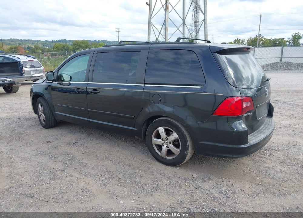 2011 VOLKSWAGEN ROUTAN SEL VIN: 2V4RW5DG7BR669942