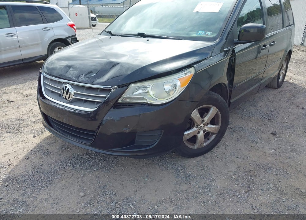 2011 VOLKSWAGEN ROUTAN SEL VIN: 2V4RW5DG7BR669942
