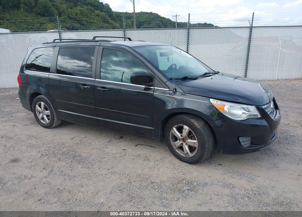 2011 VOLKSWAGEN ROUTAN SEL VIN: 2V4RW5DG7BR669942