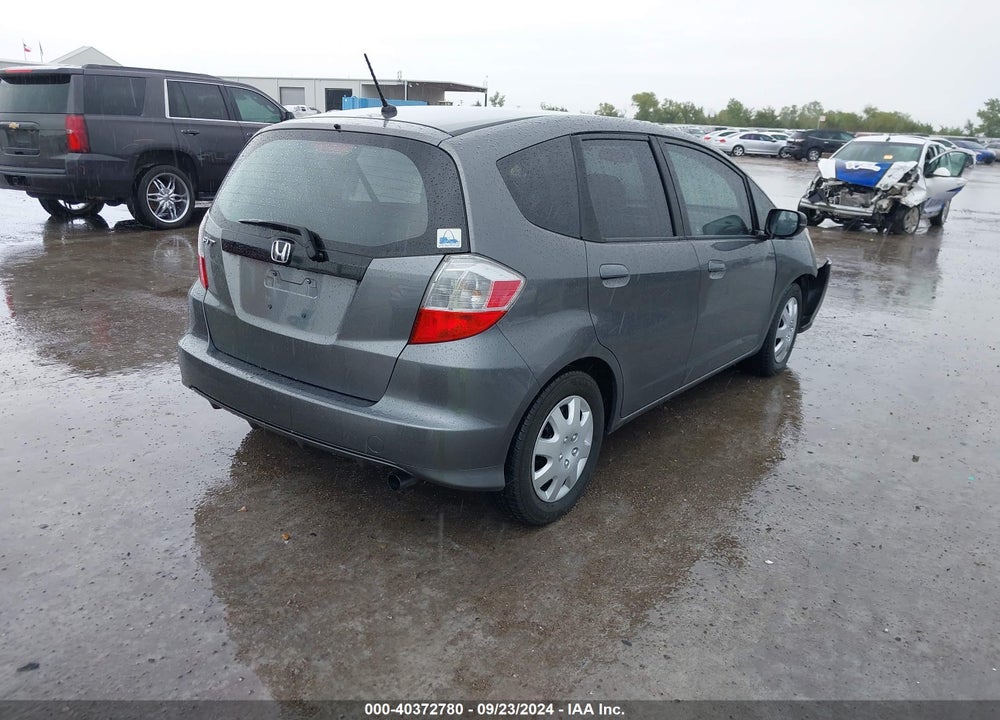 2013 HONDA FIT VIN: JHMGE8H37DC058283