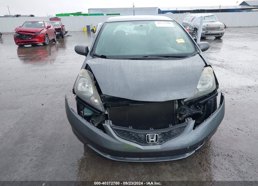 2013 HONDA FIT VIN: JHMGE8H37DC058283