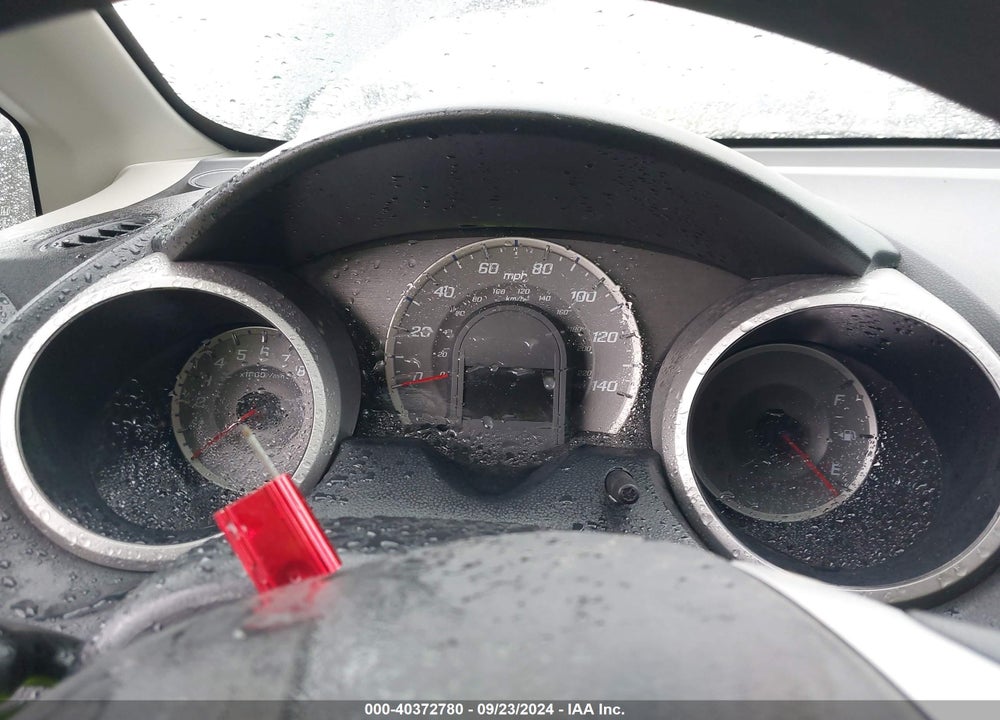 2013 HONDA FIT VIN: JHMGE8H37DC058283