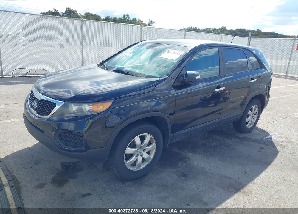 2011 KIA SORENTO LX VIN: 5XYKT3A11BG069656