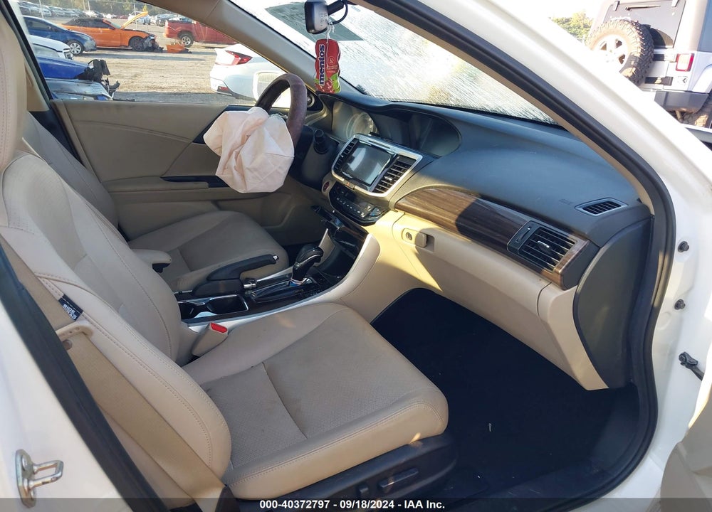 2016 HONDA ACCORD EX-L VIN: 1HGCR2F83GA136365