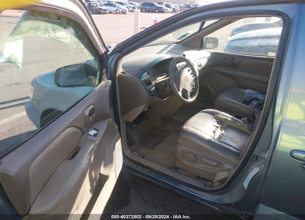 2000 TOYOTA SIENNA CE VIN: 4T3ZF19C1YU273965