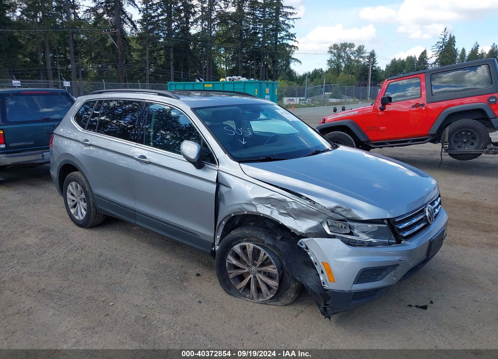 2019 VOLKSWAGEN TIGUAN 2.0T SEL/2.0T SEL R-LINE/2.0T SEL R-LINE BLACK/SE VIN: 3VV2B7AX3KM196671