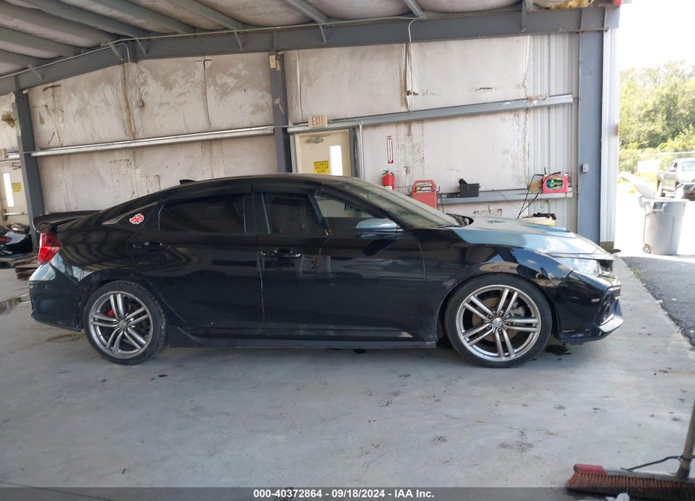 2018 HONDA CIVIC VIN: 2HGFC1E51JH703830