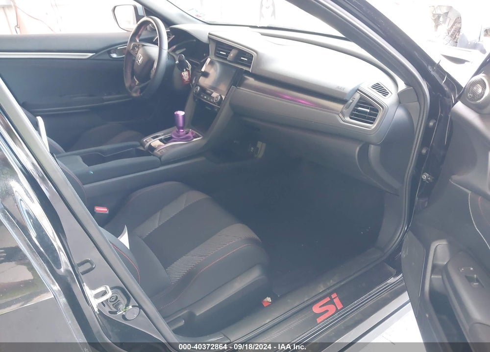 2018 HONDA CIVIC VIN: 2HGFC1E51JH703830