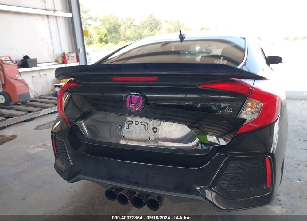 2018 HONDA CIVIC VIN: 2HGFC1E51JH703830