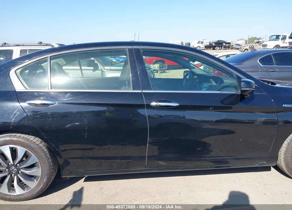 2017 HONDA ACCORD HYBRID EX-L VIN: JHMCR6F5XHC025277