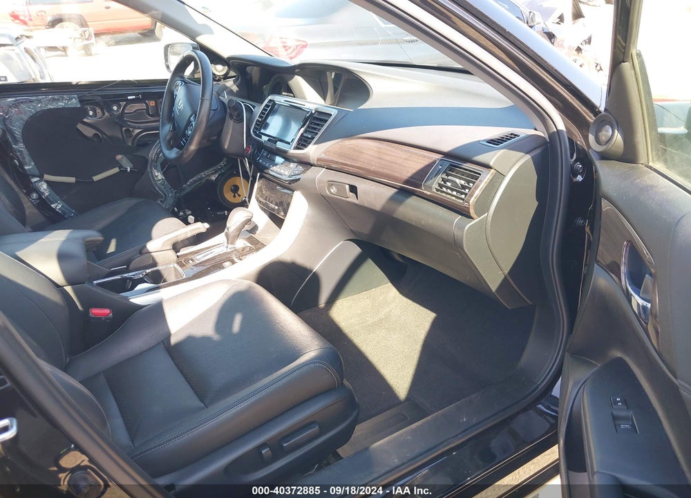 2017 HONDA ACCORD HYBRID EX-L VIN: JHMCR6F5XHC025277