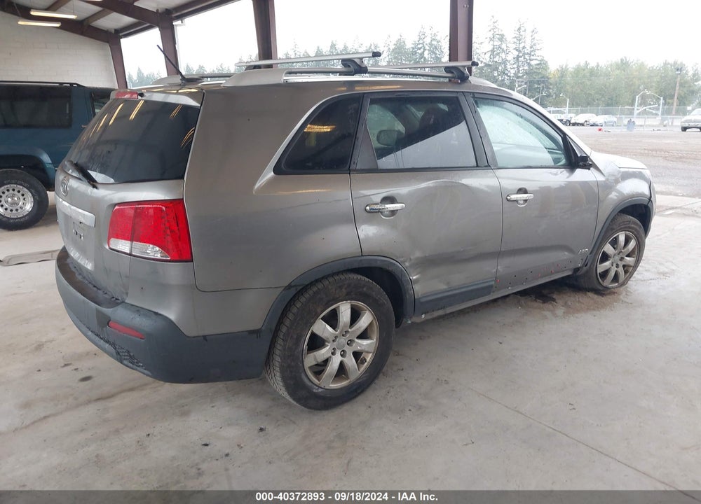 2013 KIA SORENTO LX V6 VIN: 5XYKTDA27DG310539