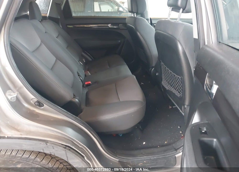 2013 KIA SORENTO LX V6 VIN: 5XYKTDA27DG310539