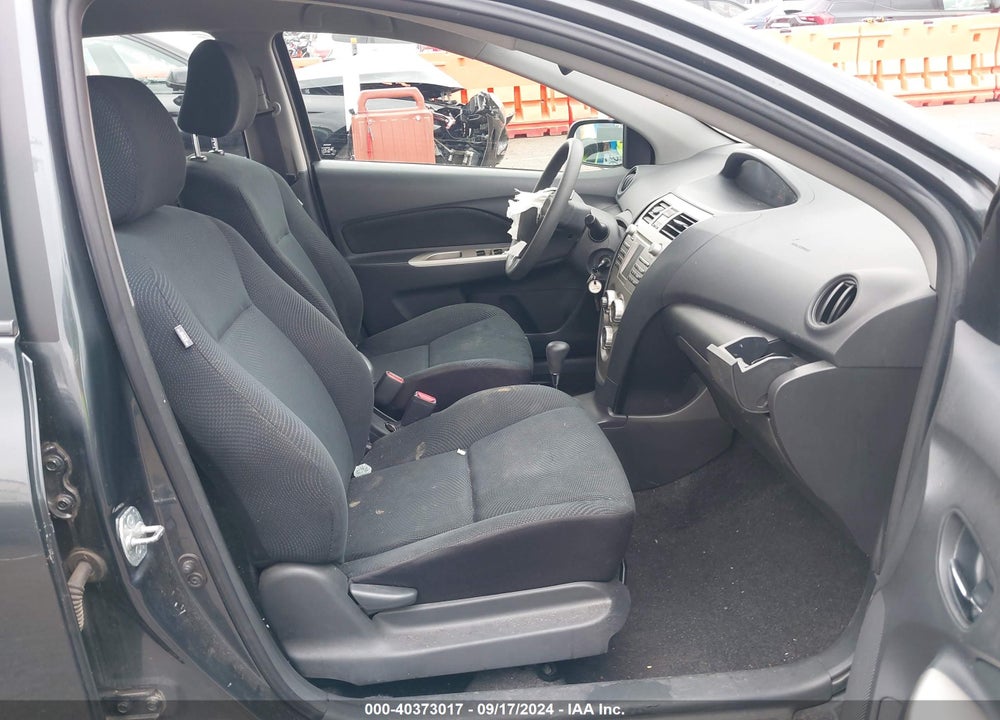 2010 TOYOTA YARIS VIN: JTDBT4K35A1392371