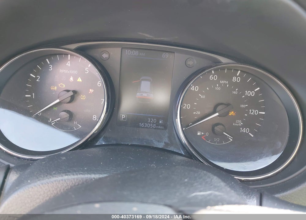 2018 NISSAN ROGUE S VIN: KNMAT2MT0JP618195