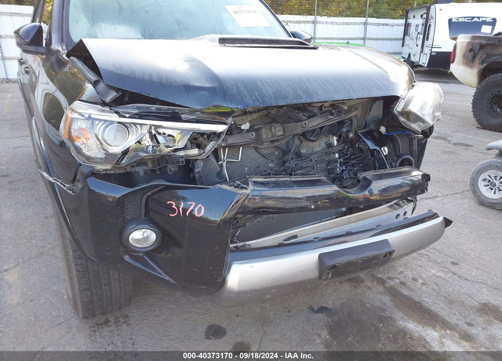 2018 TOYOTA 4RUNNER TRD OFF ROAD PREMIUM VIN: JTEBU5JRXJ5598105