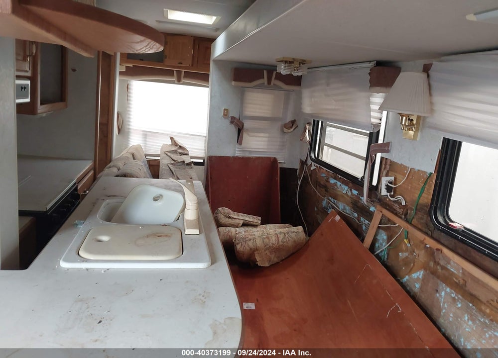 1998 NU-WA HITCHHIKER II, 31 CKTGBW,  5TH WHEEL, 3 SLD WHITE VIN: 1C932JP0XWA008252