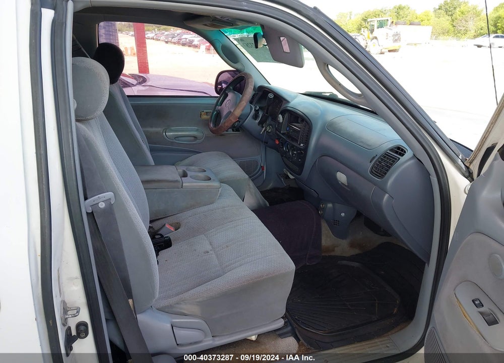 2000 TOYOTA TUNDRA SR5 V8 VIN: 5TBRT3415YS007482