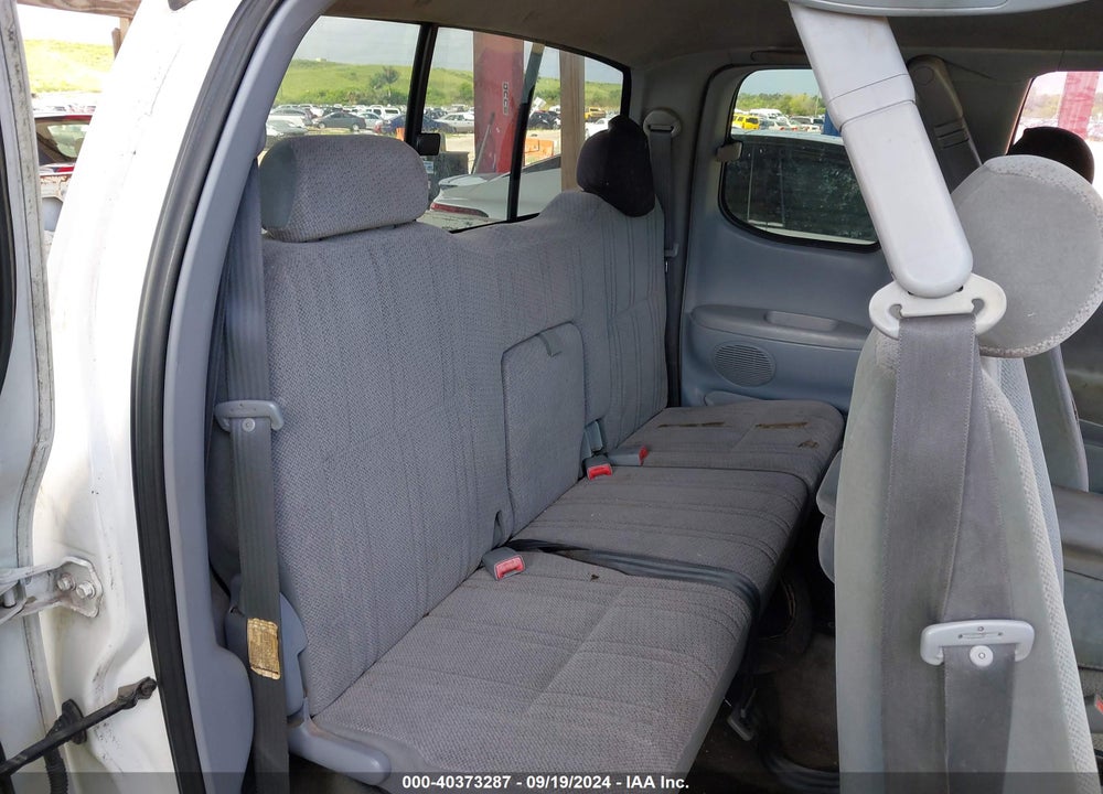 2000 TOYOTA TUNDRA SR5 V8 VIN: 5TBRT3415YS007482