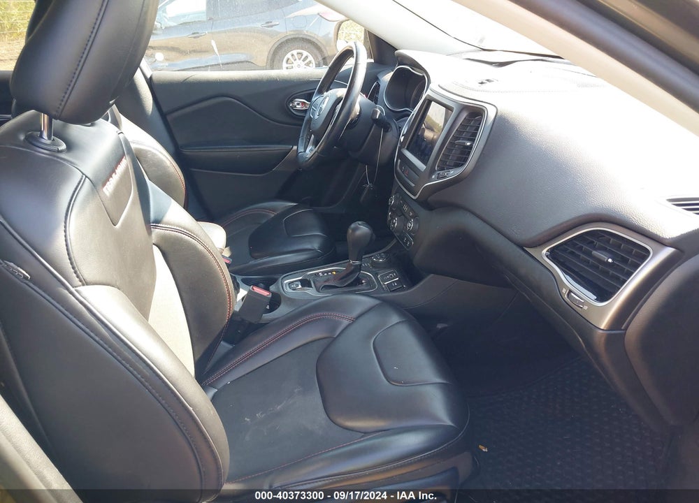 2019 JEEP CHEROKEE TRAILHAWK 4X4 VIN: 1C4PJMBX6KD389591