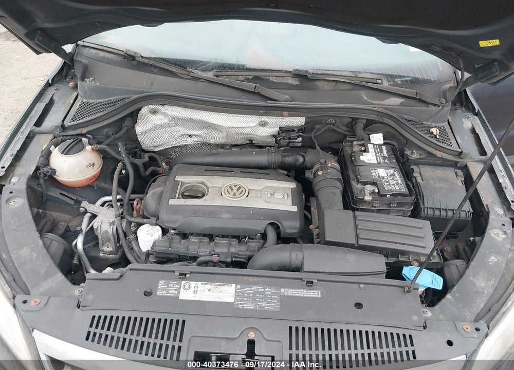 2011 VOLKSWAGEN TIGUAN S VIN: WVGBV7AX1BW528835