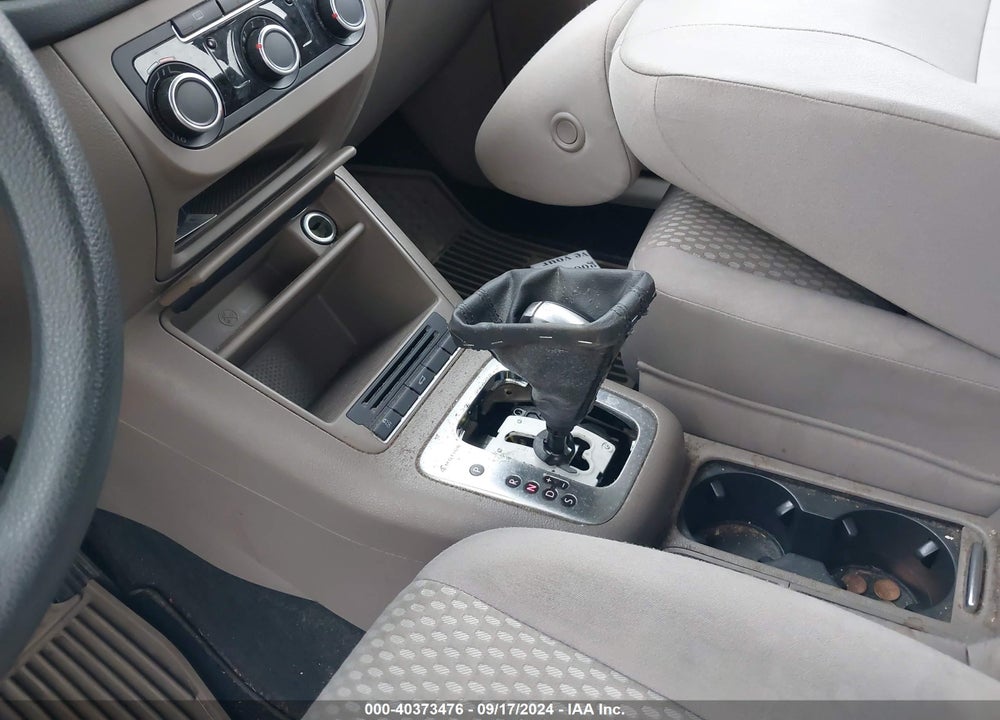 2011 VOLKSWAGEN TIGUAN S VIN: WVGBV7AX1BW528835