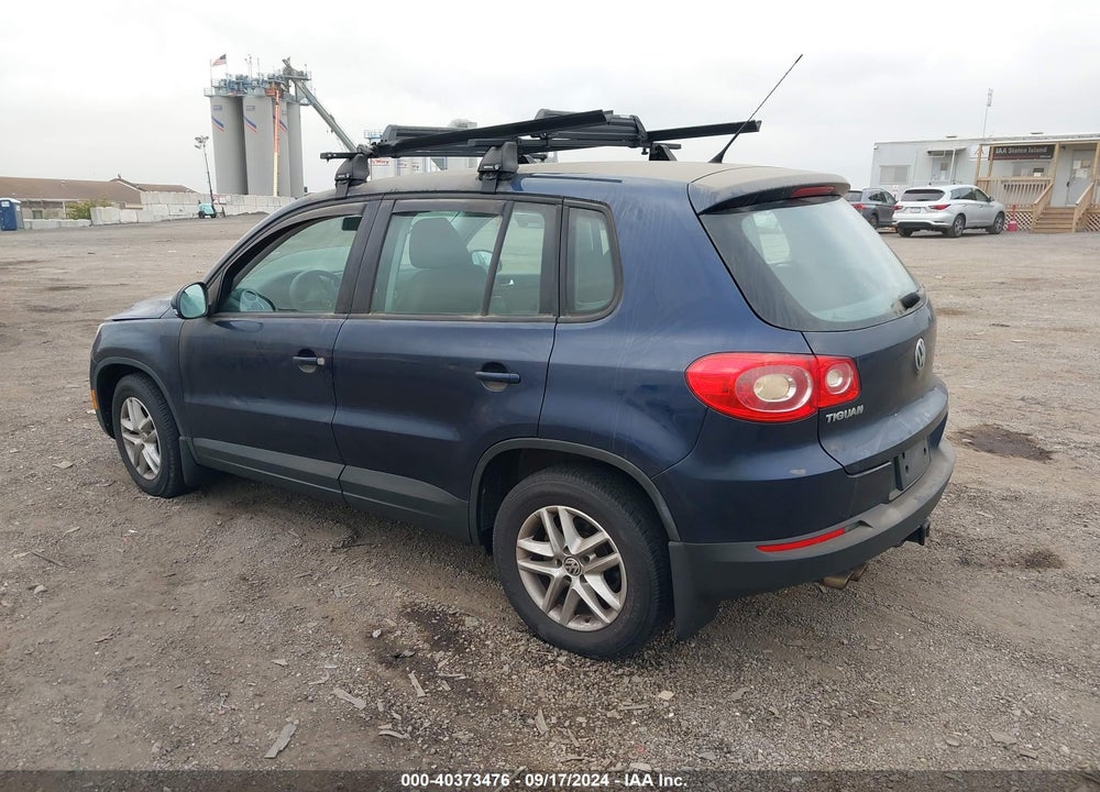 2011 VOLKSWAGEN TIGUAN S VIN: WVGBV7AX1BW528835
