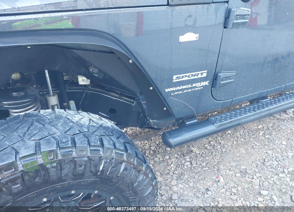 2018 JEEP WRANGLER JK UNLIMITED SPORT S 4X4 VIN: 1C4BJWDG7JL813030