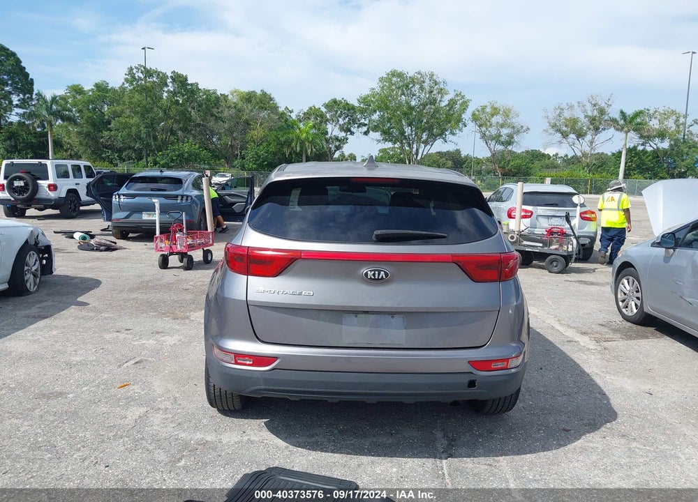 2018 KIA SPORTAGE LX VIN: KNDPM3AC9J7382597