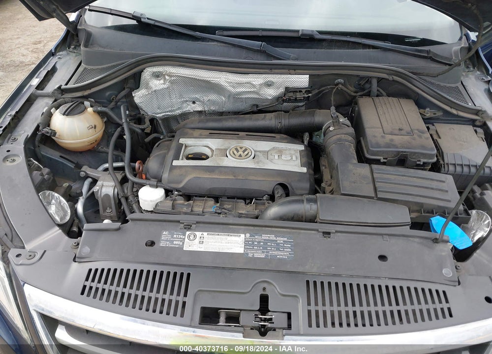 2011 VOLKSWAGEN TIGUAN SEL VIN: WVGAV7AX7BW000230