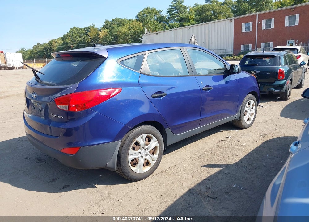 2011 HYUNDAI TUCSON GL VIN: KM8JT3AB4BU121926