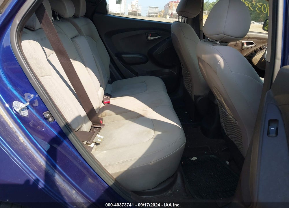 2011 HYUNDAI TUCSON GL VIN: KM8JT3AB4BU121926