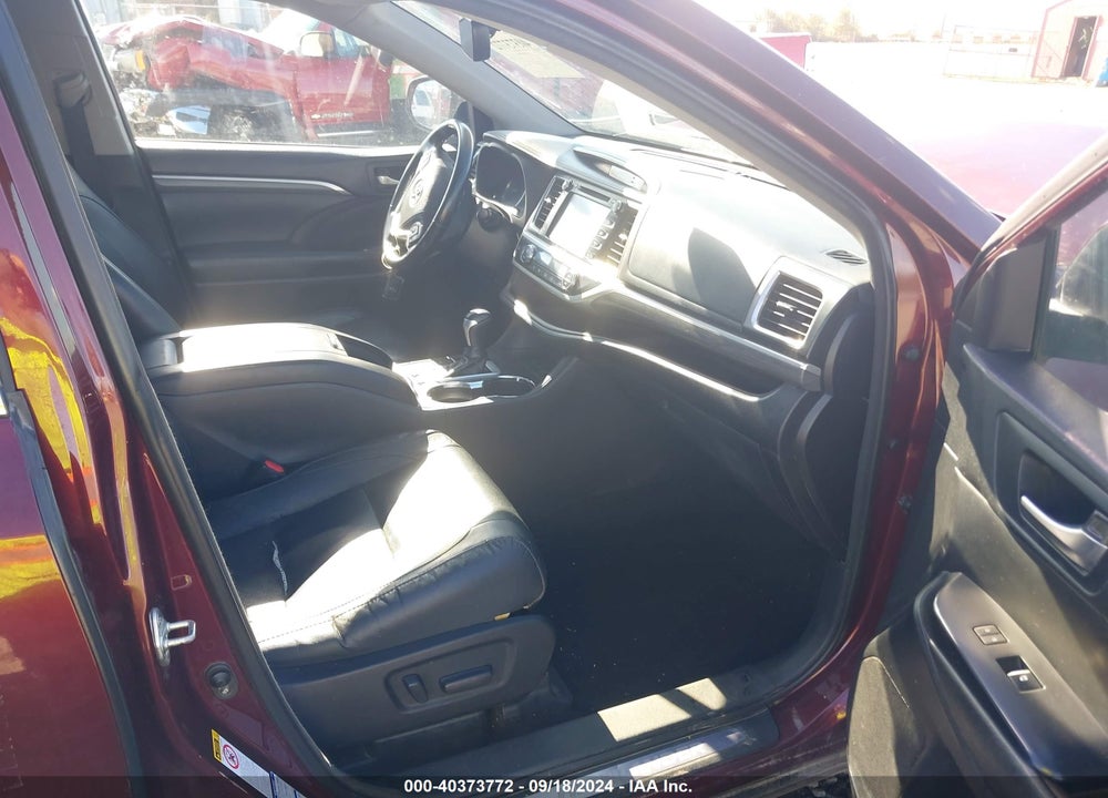 2018 TOYOTA HIGHLANDER LIMITED/PLATINUM VIN: 5TDDZRFH1JS832809