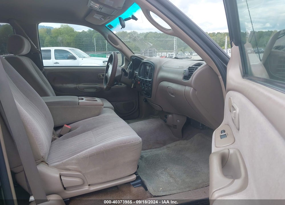 2000 TOYOTA TUNDRA SR5 V8 VIN: 5TBBT4419YS055560