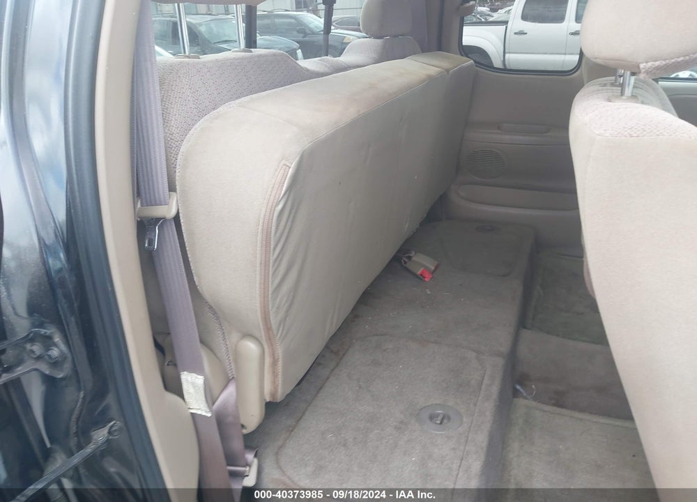 2000 TOYOTA TUNDRA SR5 V8 VIN: 5TBBT4419YS055560