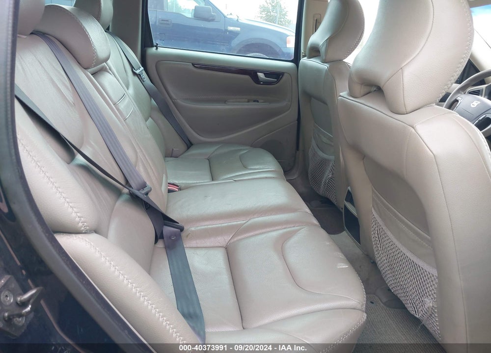 2004 VOLVO XC70 2.5T VIN: YV1SZ59H941151465