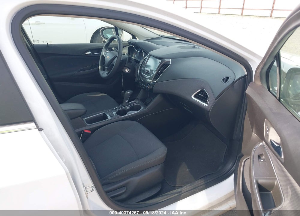 2018 CHEVROLET CRUZE LT AUTO VIN: 1G1BE5SM6J7238587