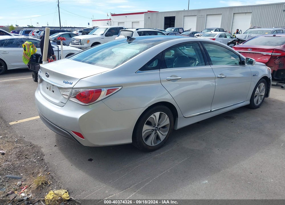 2015 HYUNDAI SONATA HYBRID LIMITED VIN: KMHEC4A47FA124254