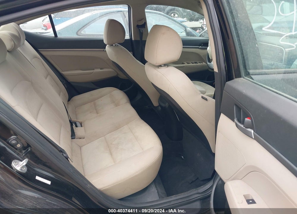 2018 HYUNDAI ELANTRA SE VIN: KMHD74LF6JU580476