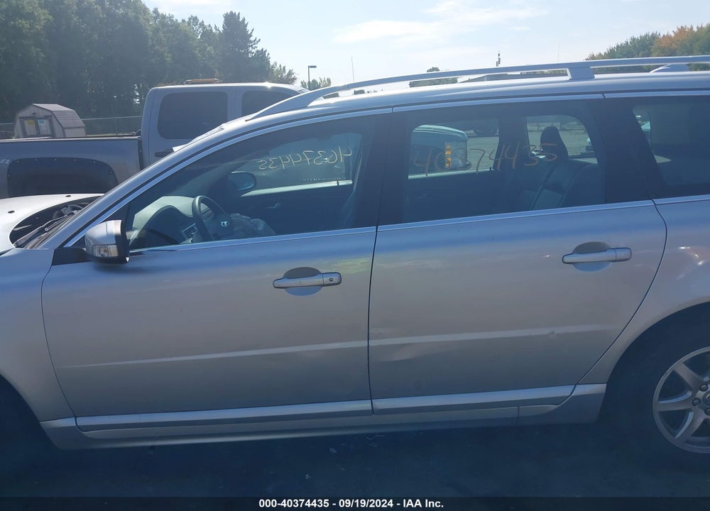 2009 VOLVO V70 3.2 VIN: YV1BW982691101529